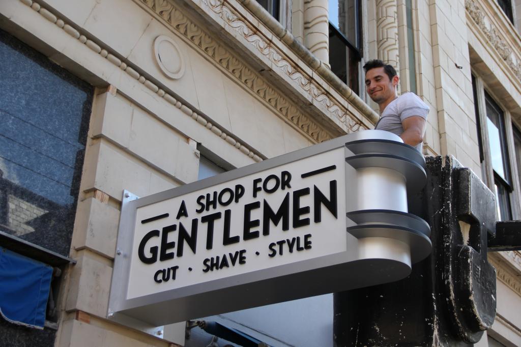 Photos: New Signs are Hung for Downtown Covington Businesses! - LINK nky
