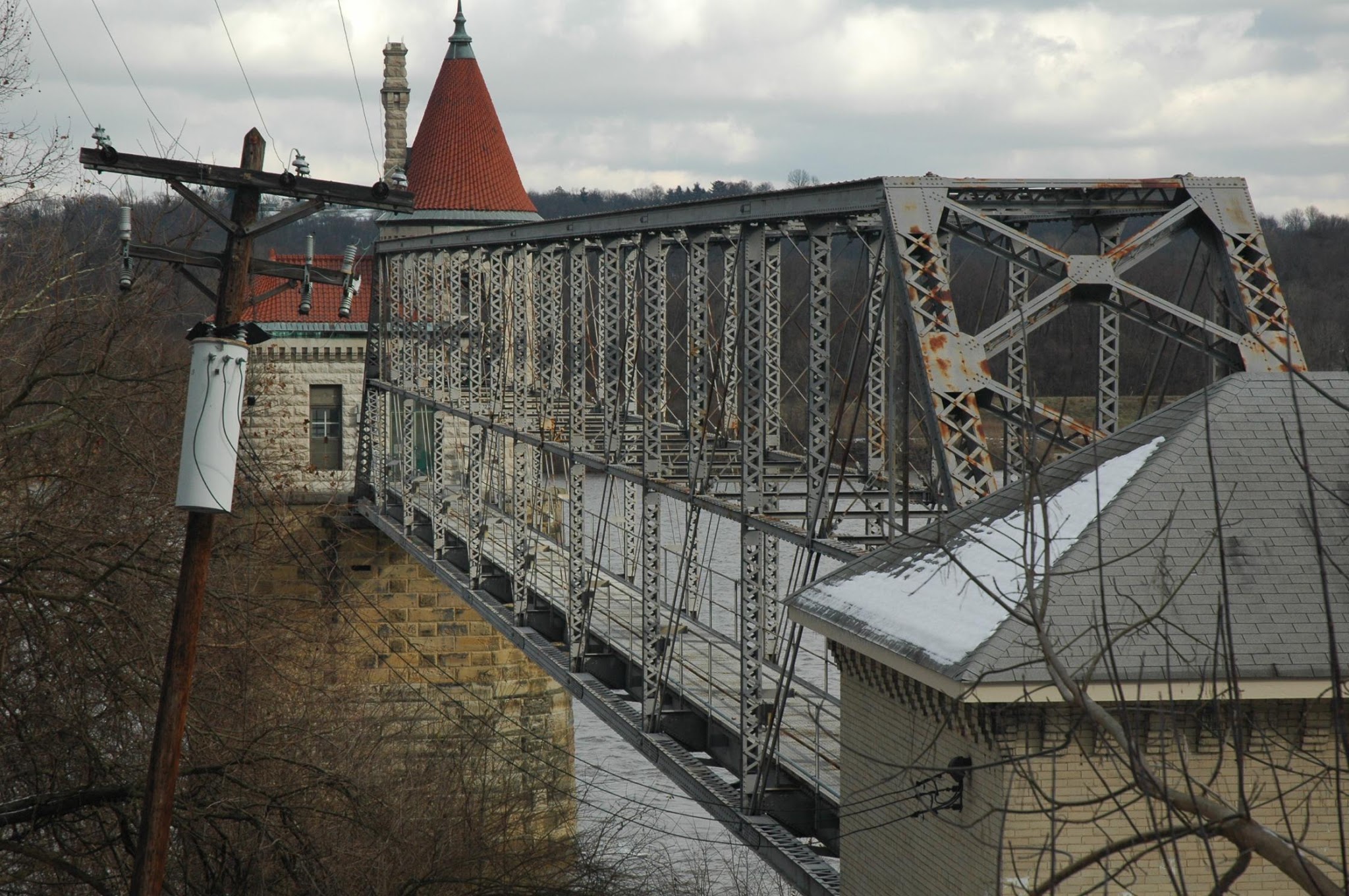The History Behind Fort Thomas' Active Lighthouse LINK nky