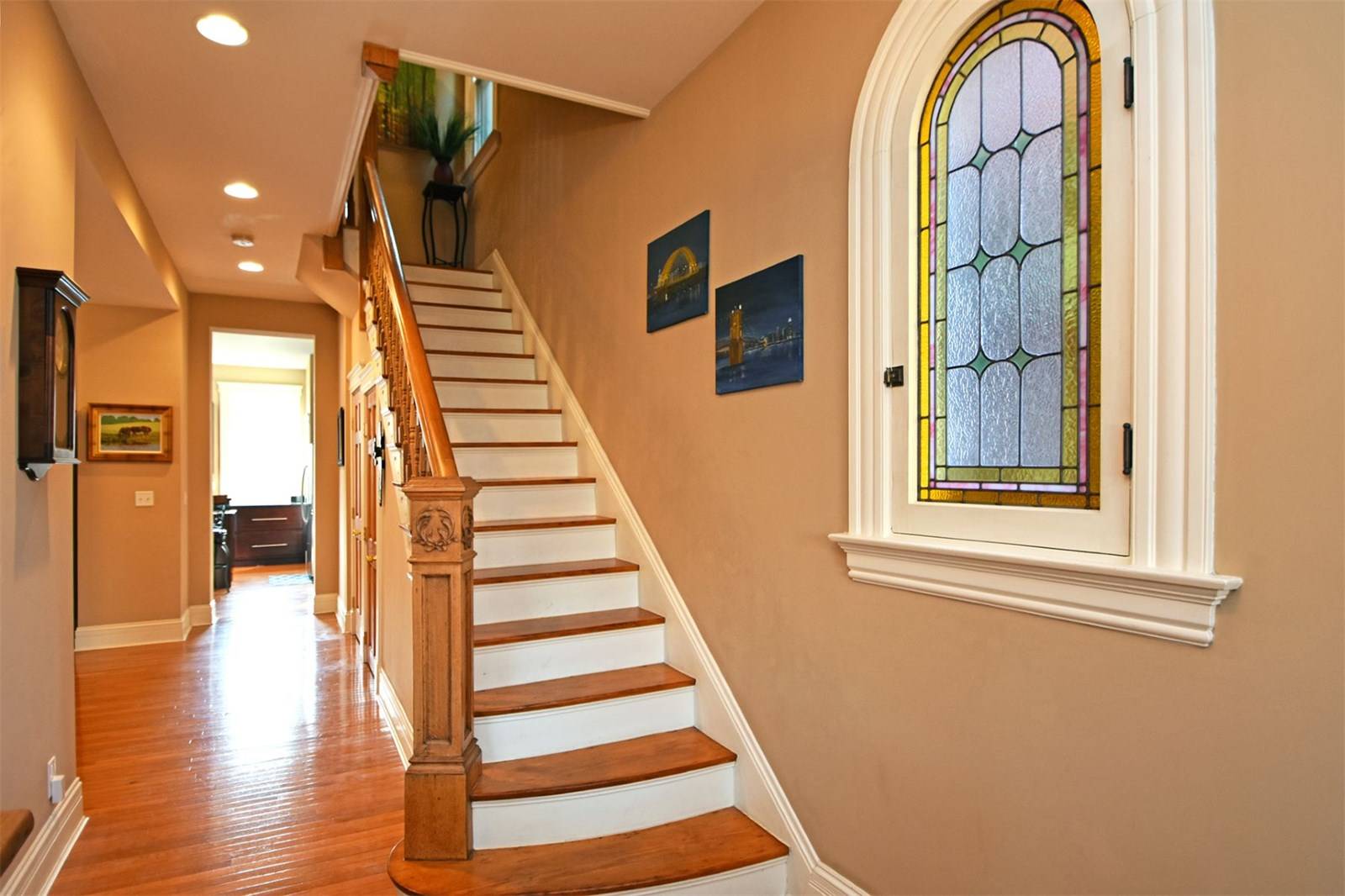 East Row Historic District highlights Victorian architecture, modern ...
