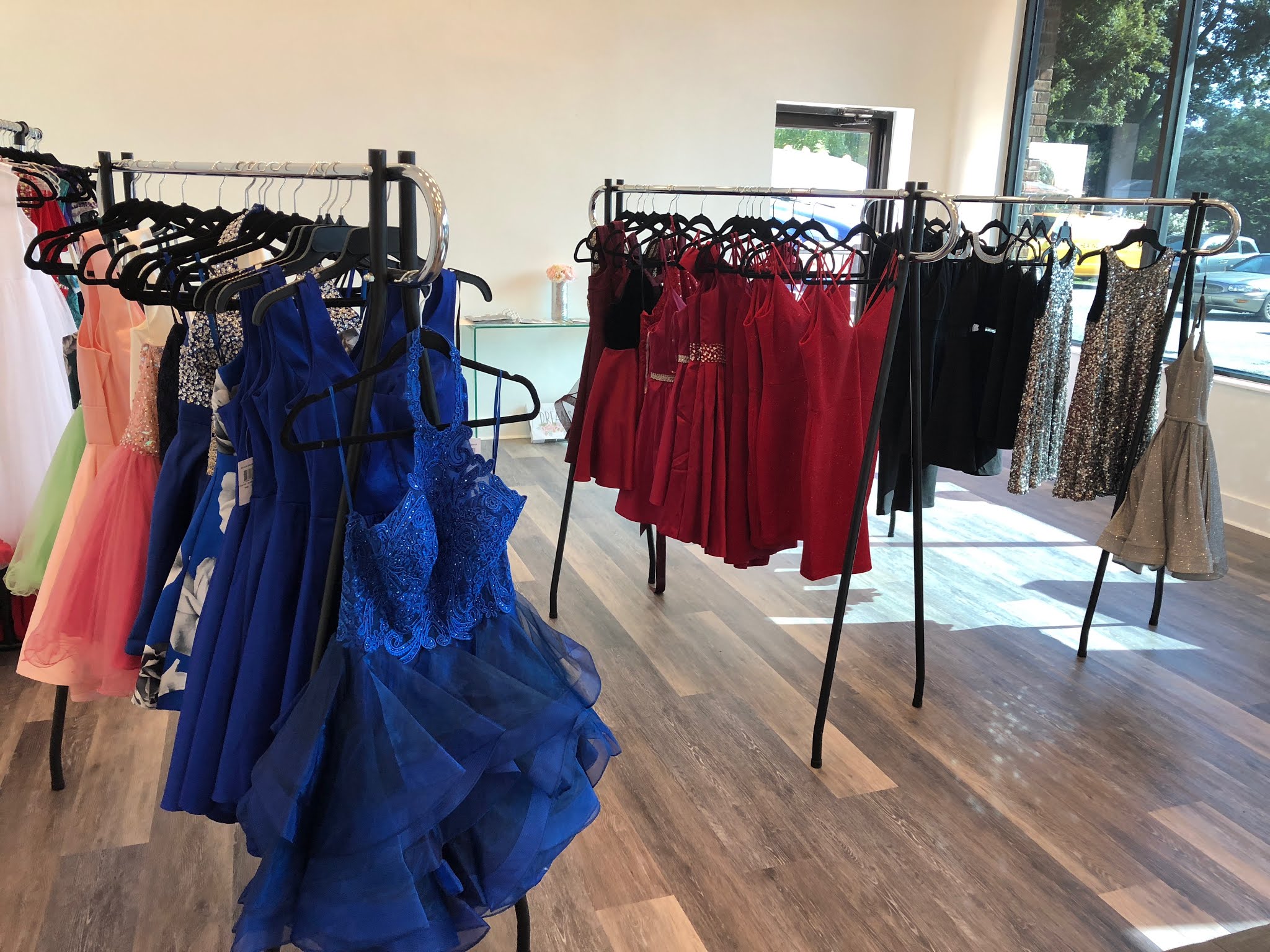 New Business, Blush Bridal & Formal Boutique, to Open in Fort Thomas