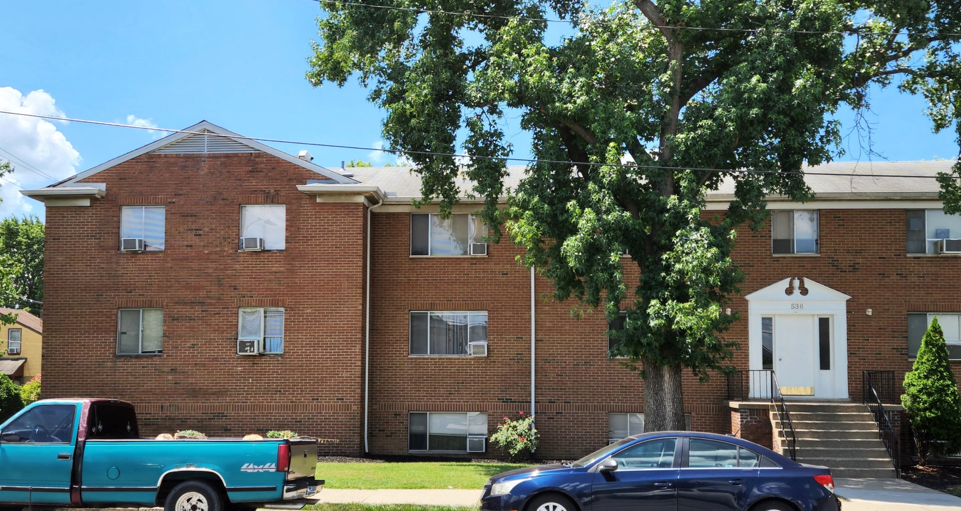 Residents in Newport's Victoria Square apartments told they can stay