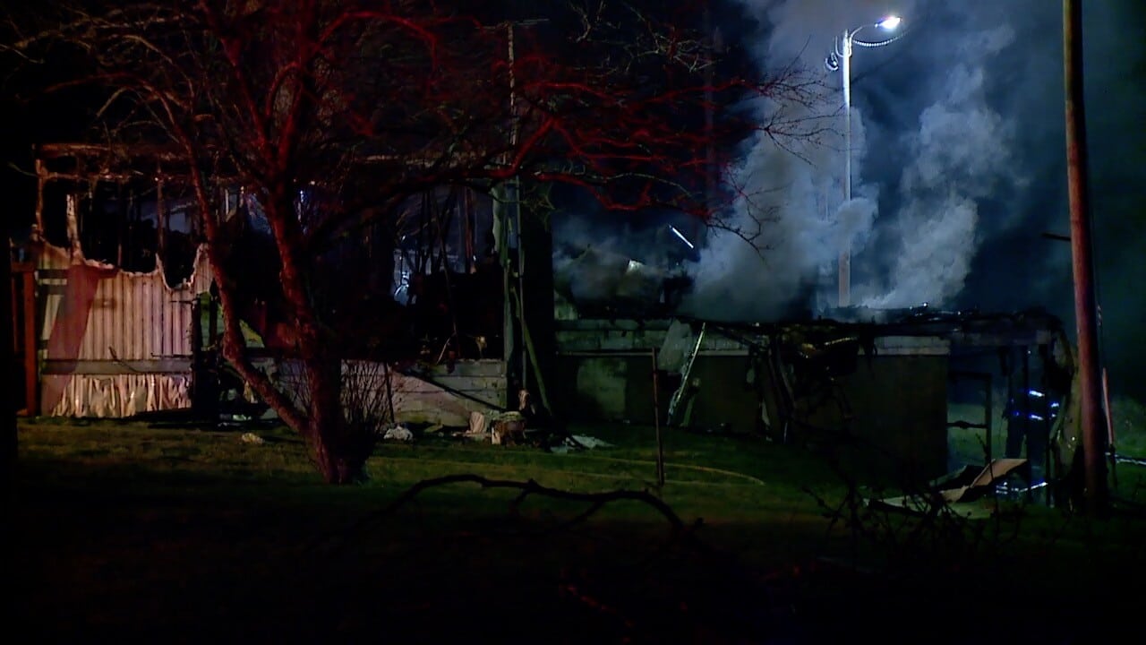 Man narrowly escapes Pendelton County house fire LINK nky