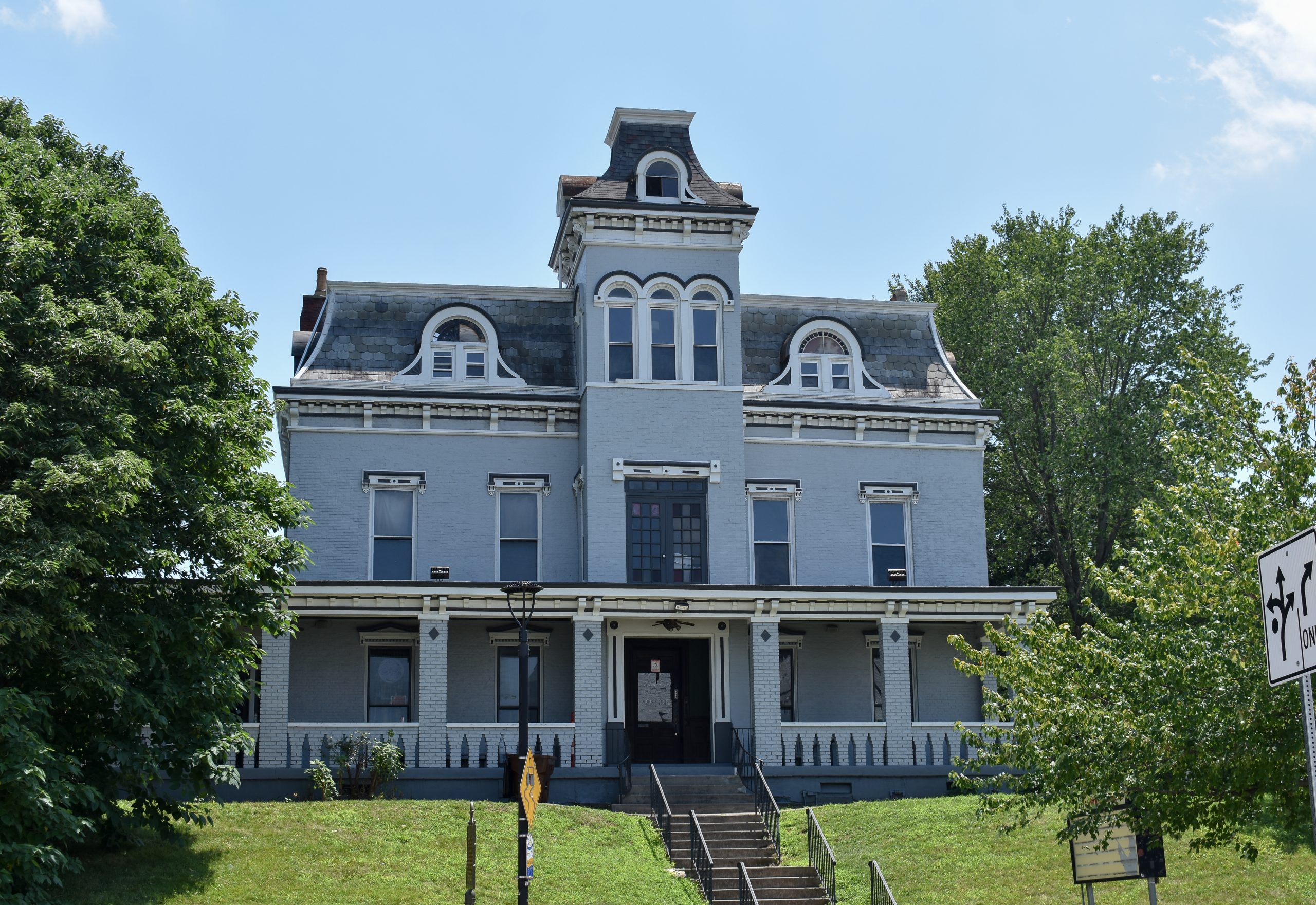 Newport takes first step to preserve iconic Southgate-Thompson House