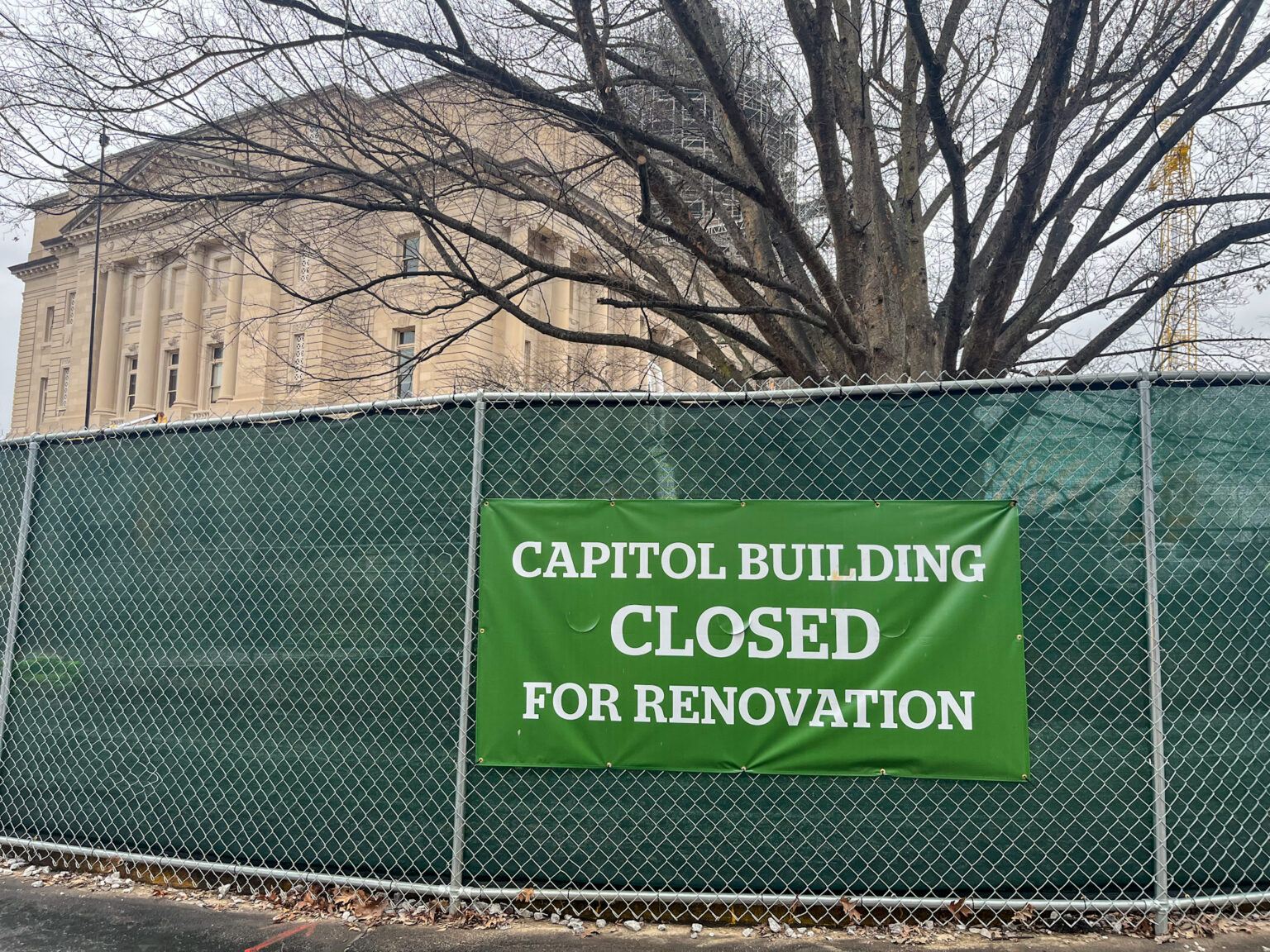 Kentucky lawmakers will not convene Monday because of severe snow and ice across the state