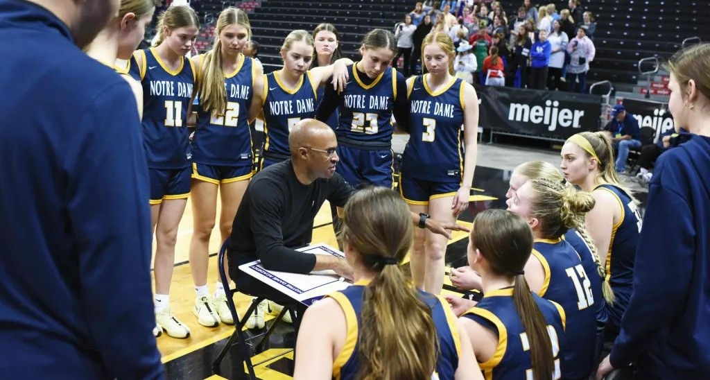 New St. Henry girls basketall coach Kes Murphy talks hoops, family and fun ahead for The Cru