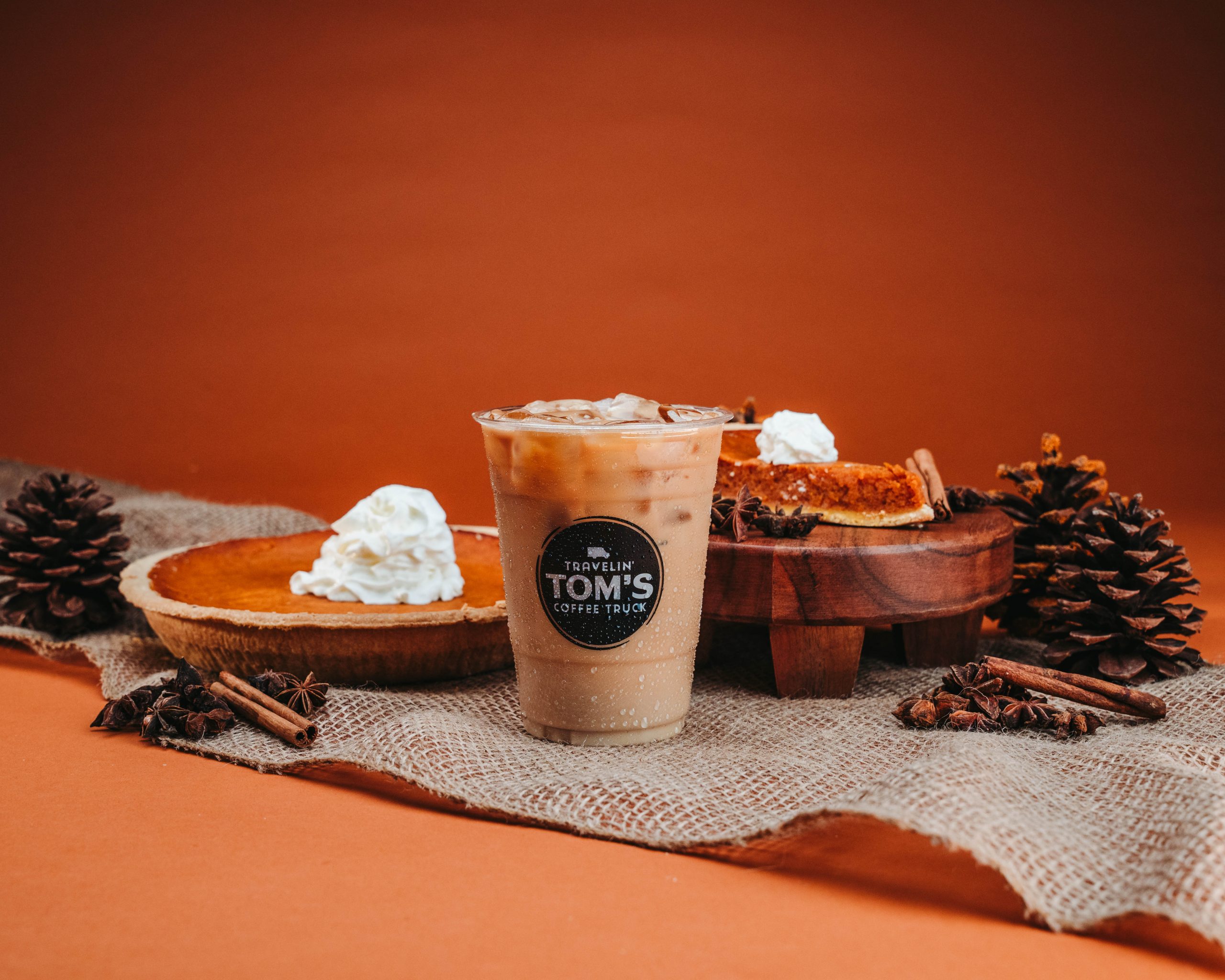 Press release: Travelin’ Tom’s Coffee Unveils Limited-Time Fall Lineup Featuring Pumpkin Pie and Spiced Apple Chai-der