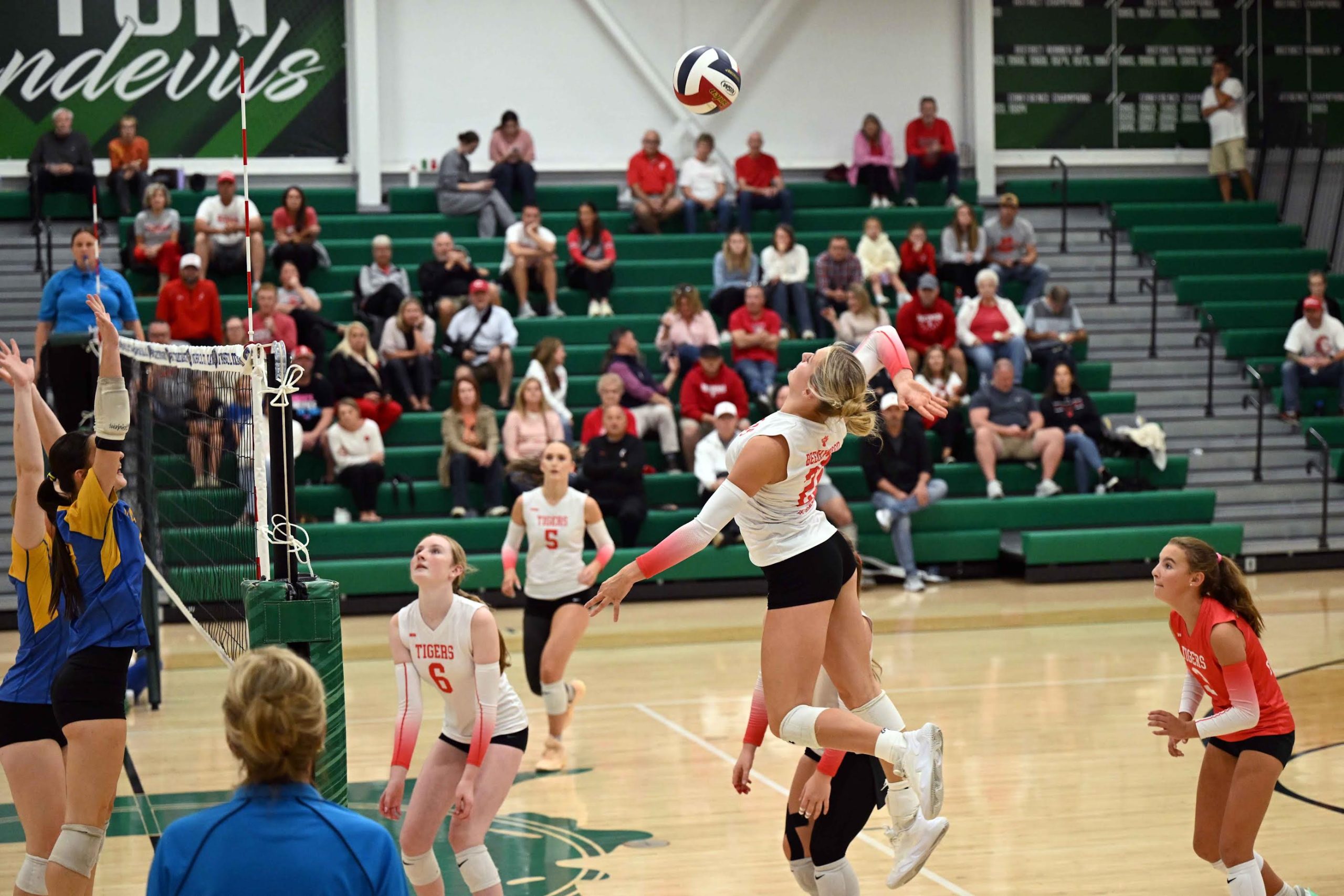 Ninth Region volleyball: Beechwood, Conner advance to semifinals with straight-set wins